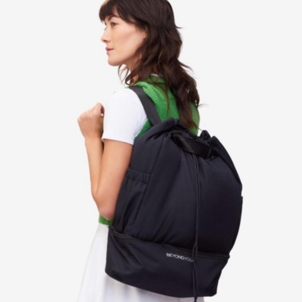 Beyond Yoga backpack / tote